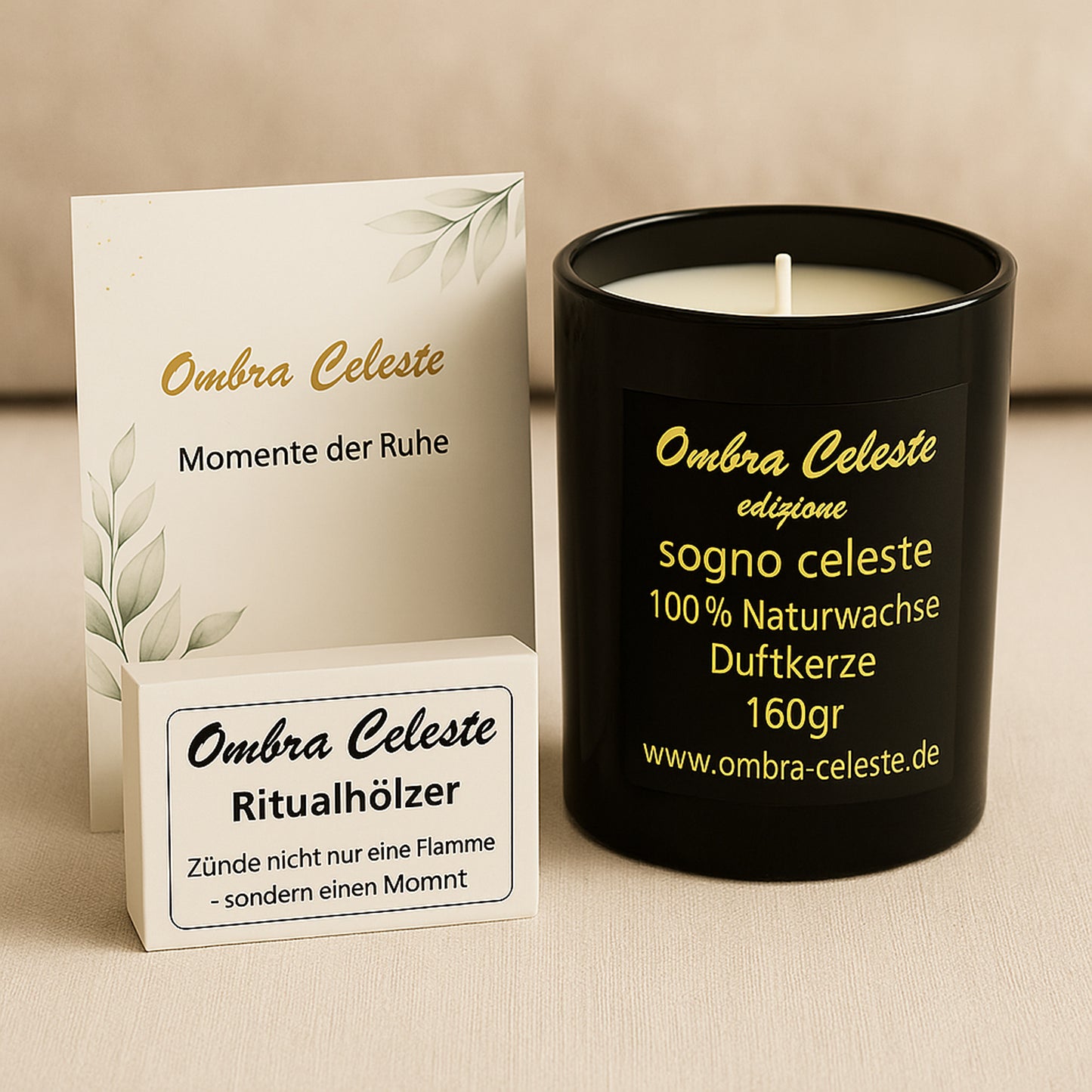 Sogno Celeste Kerze mit ätherischem Orangen-, Eukalyptus-, & Zimtduft - stilvoll im schwarzen Glas mit Zündhölzern.