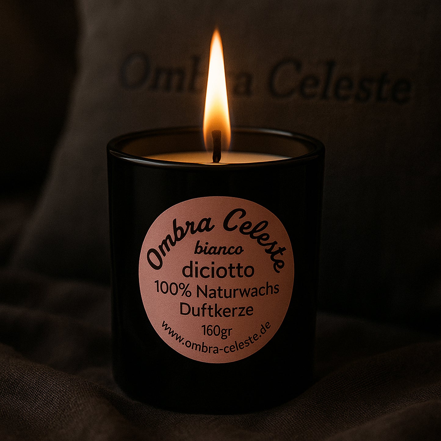 Handgegossene Duftkerze diciotto – Himbeere trifft Amber und Moschus