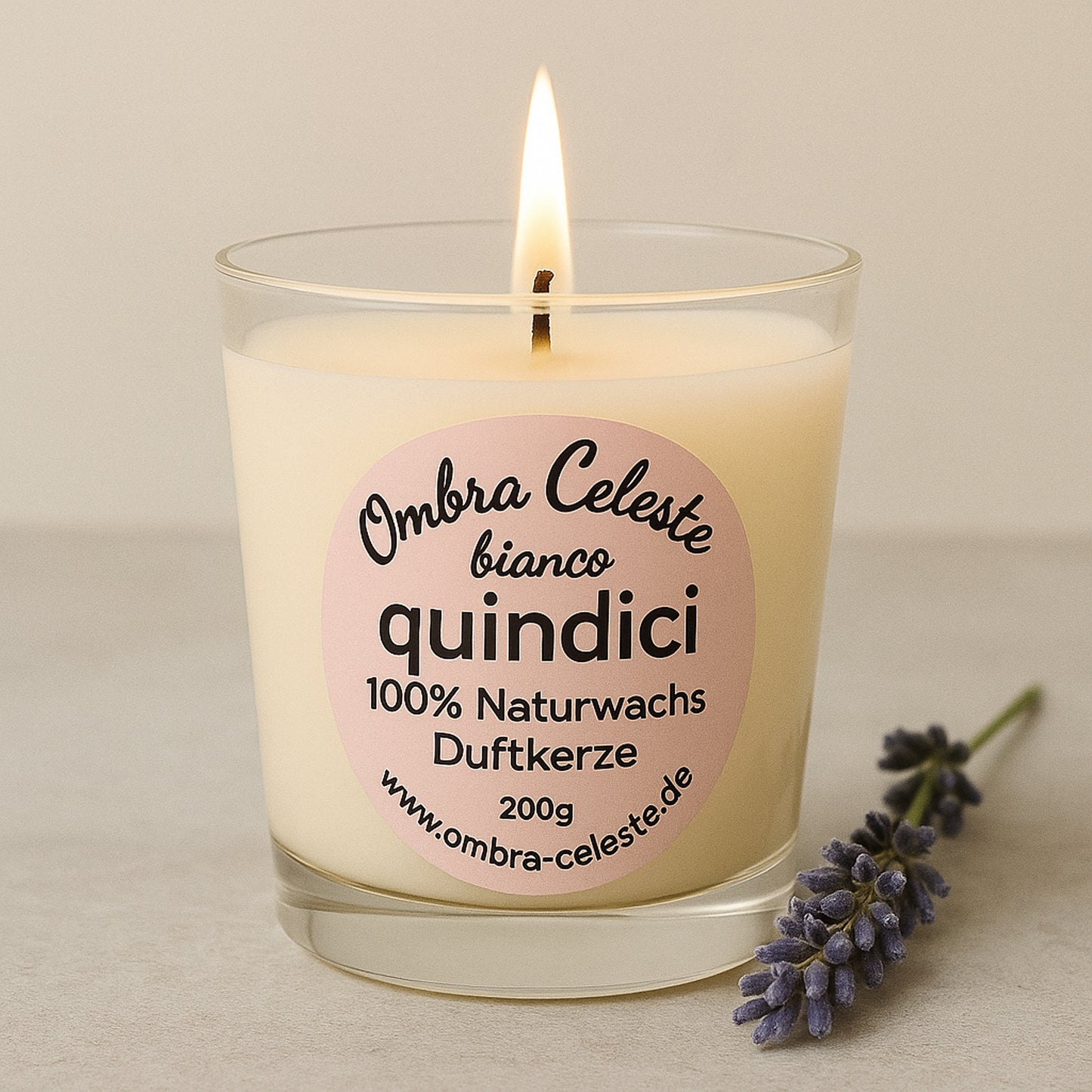 Kerze mit Zitrone, Lavendel und Kamilleblüte
Quindici Duftkerze mit ätherischen Ölen – 100% Naturwachs, beruhigend und stimmungsvoll