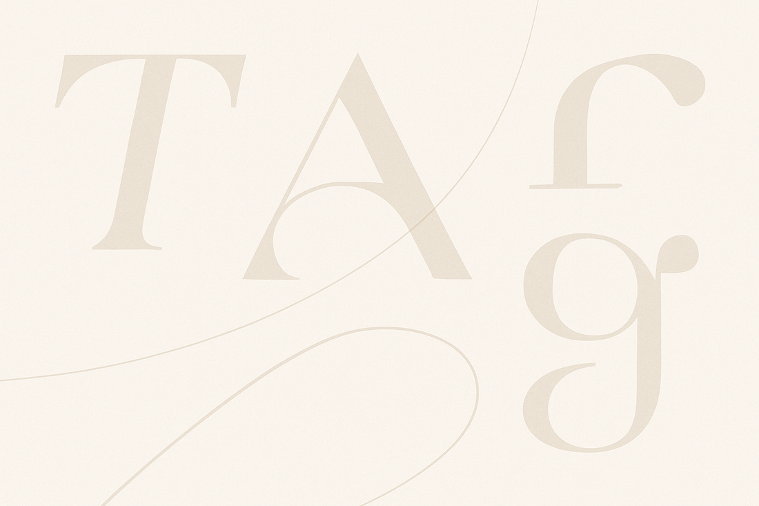 Abstrakte, minimalistische Komposition mit fließenden, typografisch anmutenden Linien auf hellem Grund. Weiche Formen deuten Bewegung und Struktur an, ohne lesbar zu sein. Das Bild wirkt ruhig, modern und intellektuell – im Stil des Ombra Celeste Magazins